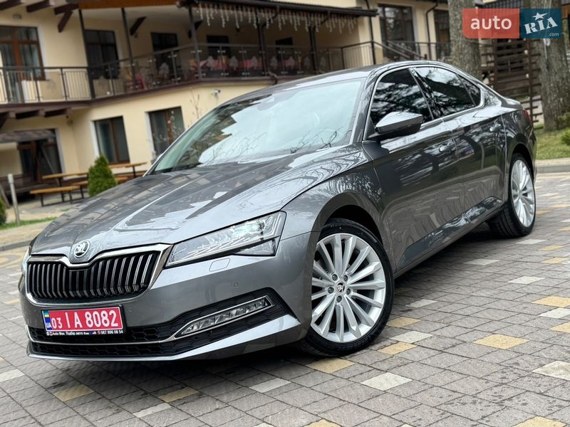 Лифтбек Skoda Superb 2023 в Трускавце