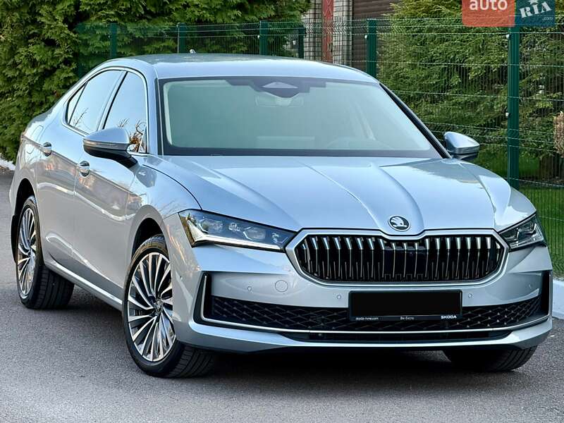 Лифтбек Skoda Superb 2025 в Ровно