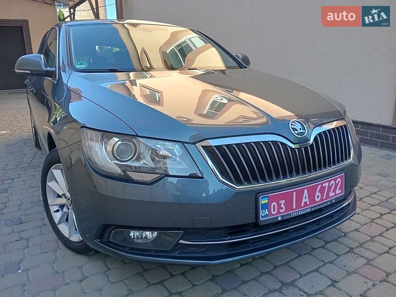 Лифтбек Skoda Superb 2015 в Ровно