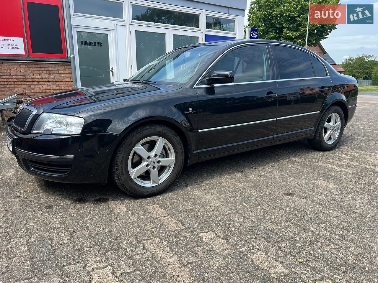 Skoda Superb 2003 photo 2