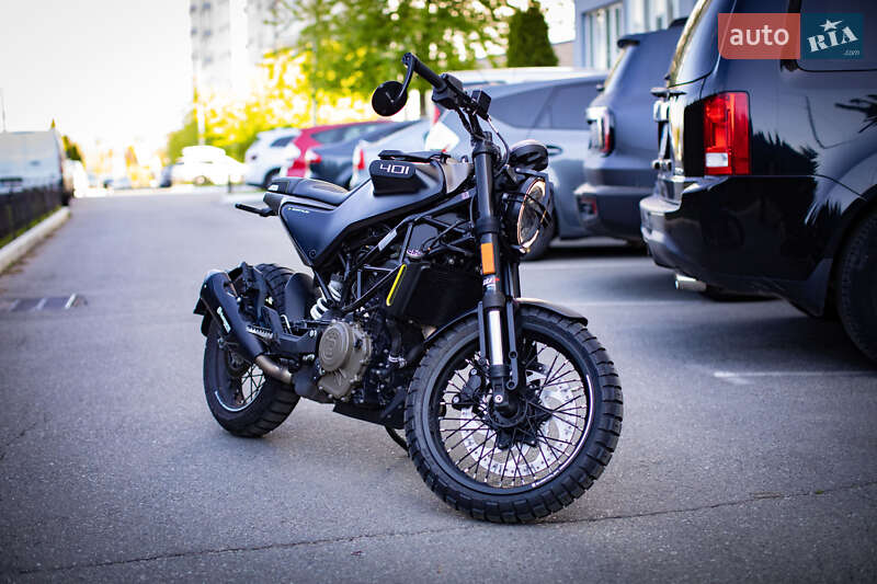 Мотоцикл Без обтекателей (Naked bike) Husqvarna Svartpilen 2023 в Киеве