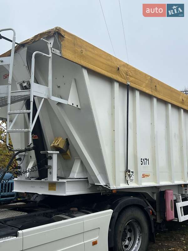 Самосвал полуприцеп Benalu T 2004 в Николаеве