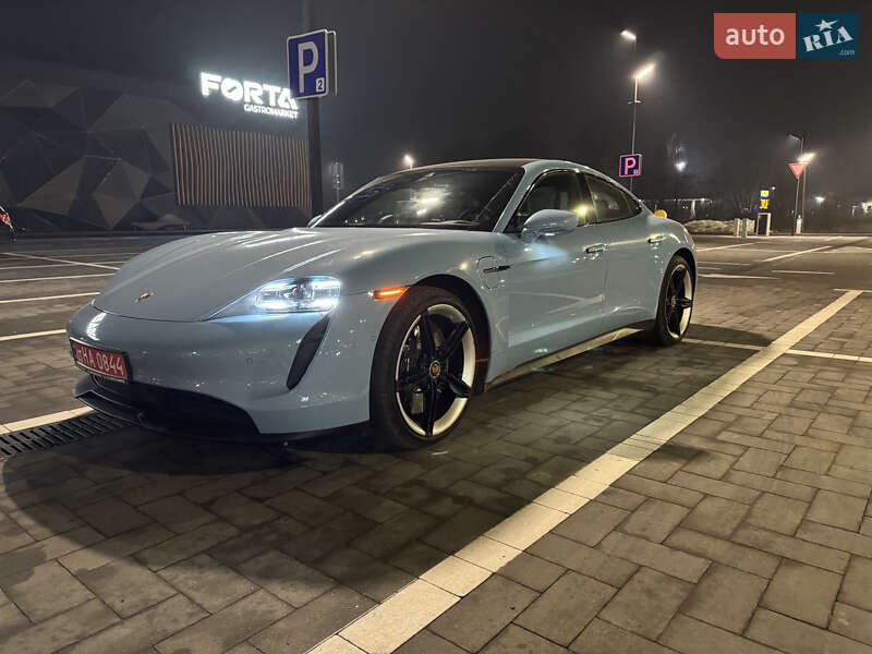 Седан Porsche Taycan 2020 в Киеве