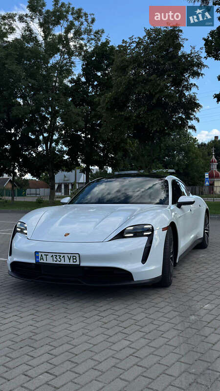 Седан Porsche Taycan 2022 в Коломые