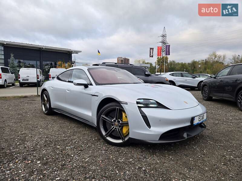 Седан Porsche Taycan 2021 в Киеве