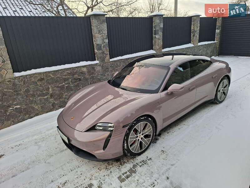 Седан Porsche Taycan 2021 в Виннице