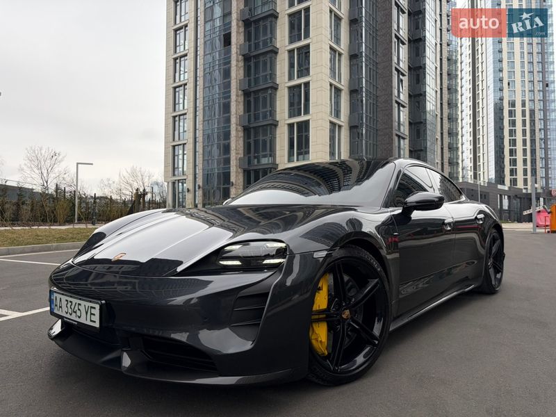 Седан Porsche Taycan 2021 в Киеве