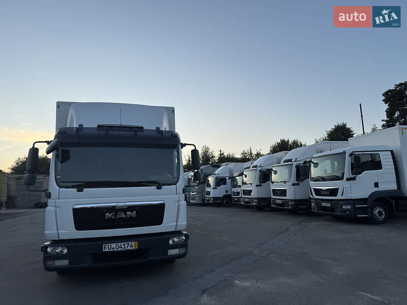 Грузовой фургон MAN TGL 2015 в Ровно