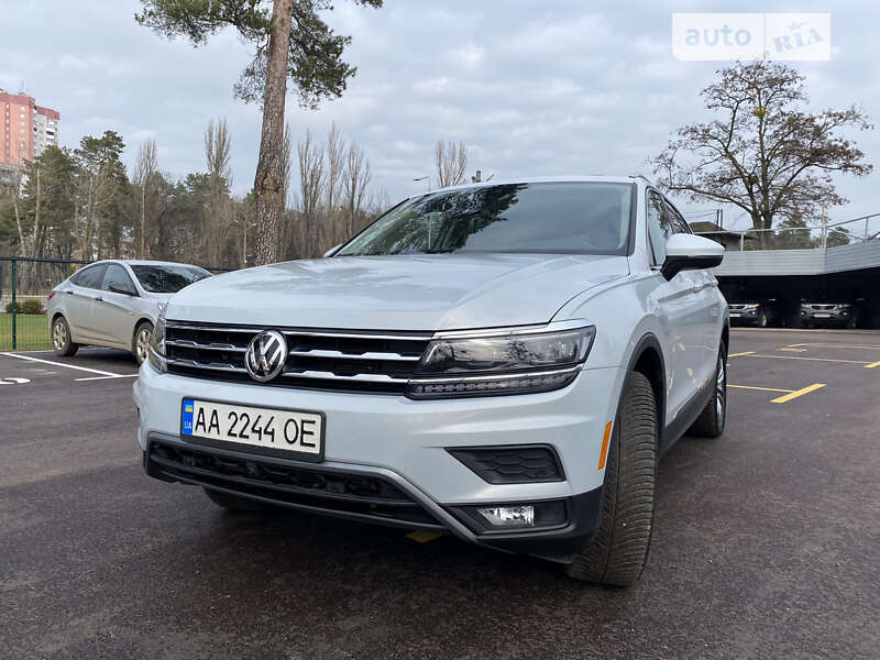 Внедорожник / Кроссовер Volkswagen Tiguan 2017 в Киеве