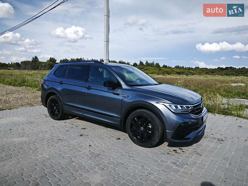 Внедорожник / Кроссовер Volkswagen Tiguan 2022 в Львове