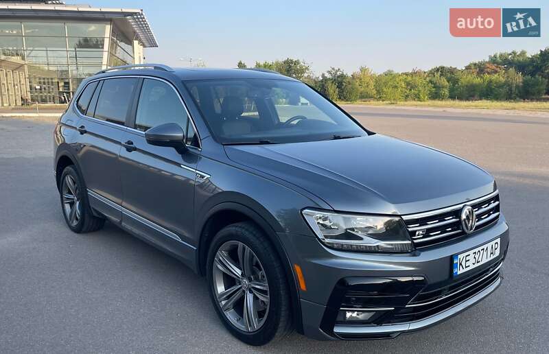 Позашляховик / Кросовер Volkswagen Tiguan 2018 в Дніпрі Позашляховик / Кросовер Volkswagen Tiguan 2018 в Дніпрі