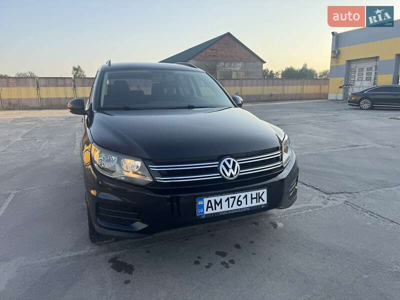 Позашляховик / Кросовер Volkswagen Tiguan 2015 в Звягелі