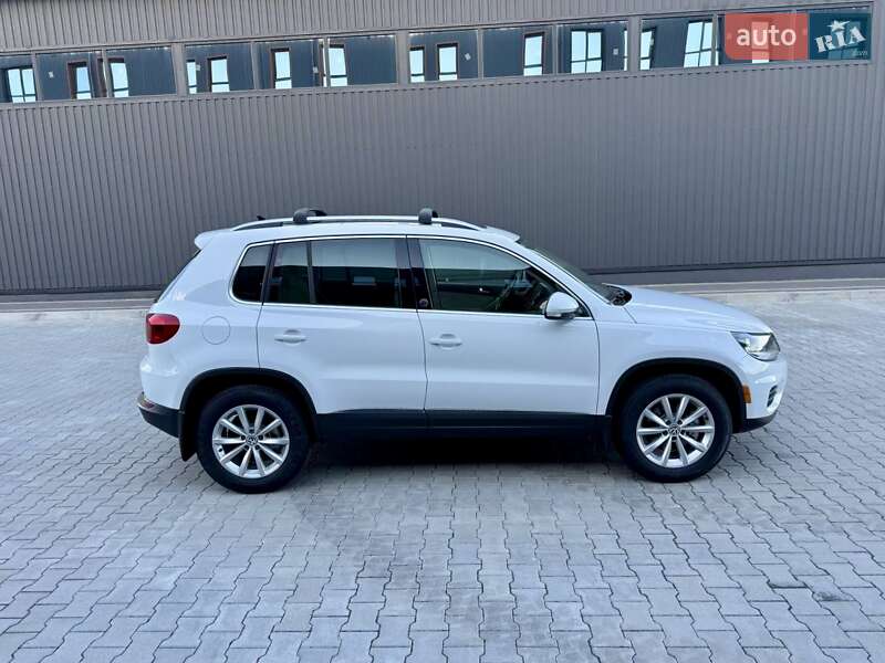 Внедорожник / Кроссовер Volkswagen Tiguan 2017 в Дубно