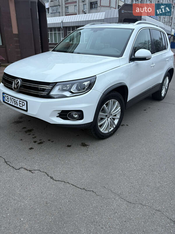 Внедорожник / Кроссовер Volkswagen Tiguan 2017 в Чернигове