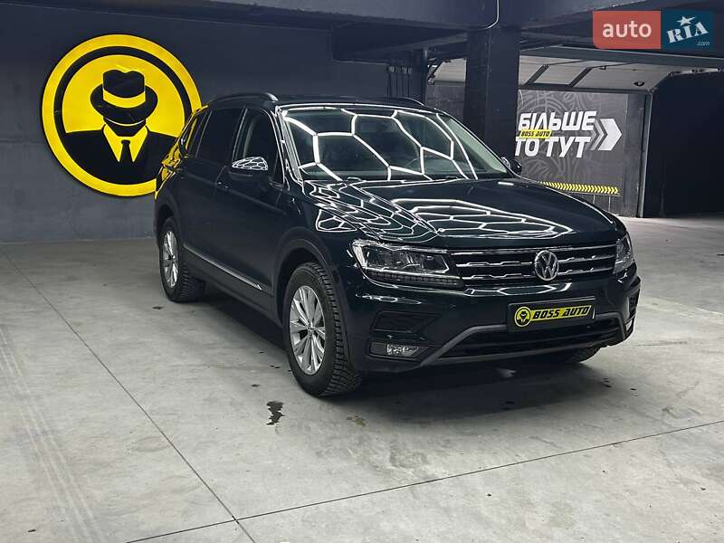 Позашляховик / Кросовер Volkswagen Tiguan 2017 в Чернівцях