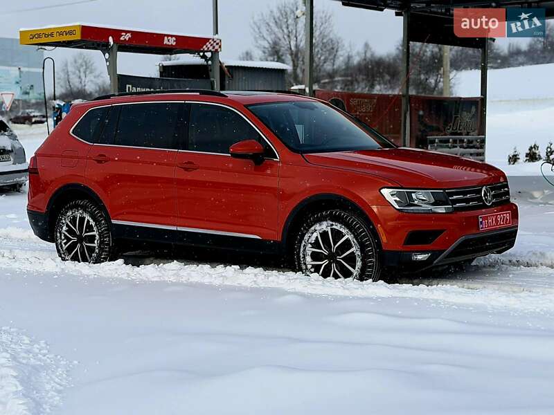 Внедорожник / Кроссовер Volkswagen Tiguan 2018 в Львове