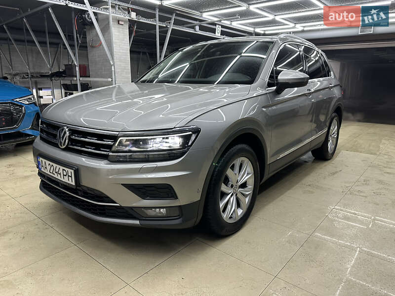 Внедорожник / Кроссовер Volkswagen Tiguan 2020 в Киеве