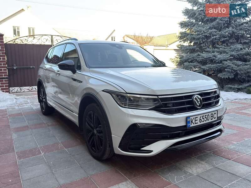 Внедорожник / Кроссовер Volkswagen Tiguan 2022 в Днепре Внедорожник / Кроссовер Volkswagen Tiguan 2022 в Днепре