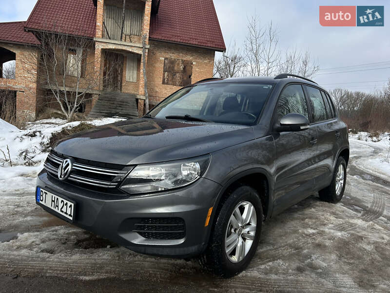 Внедорожник / Кроссовер Volkswagen Tiguan 2015 в Городке