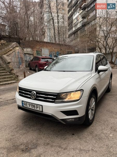 Внедорожник / Кроссовер Volkswagen Tiguan 2017 в Днепре