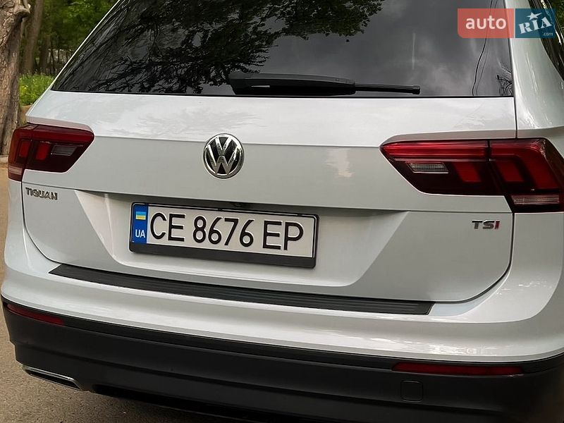 Внедорожник / Кроссовер Volkswagen Tiguan 2017 в Черновцах
