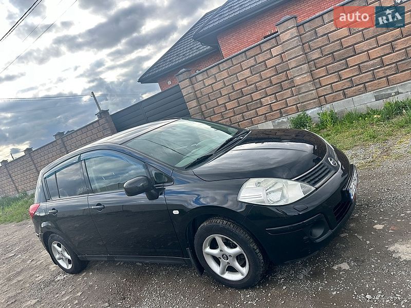 Хетчбек Nissan TIIDA 2008 в Рівному Хетчбек Nissan TIIDA 2008 в Рівному