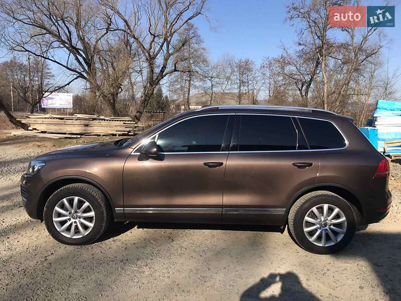 Внедорожник / Кроссовер Volkswagen Touareg 2013 в Иршаве