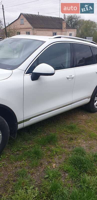 Внедорожник / Кроссовер Volkswagen Touareg 2013 в Житомире