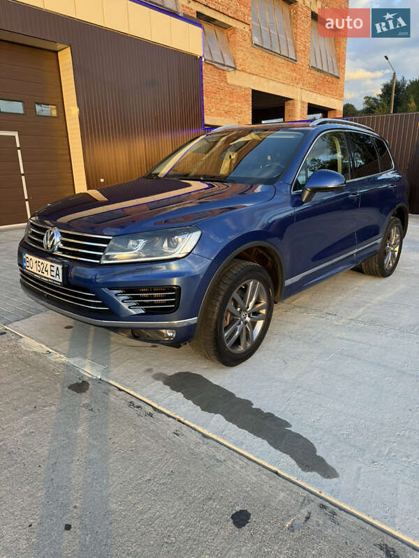 Позашляховик / Кросовер Volkswagen Touareg 2017 в Львові