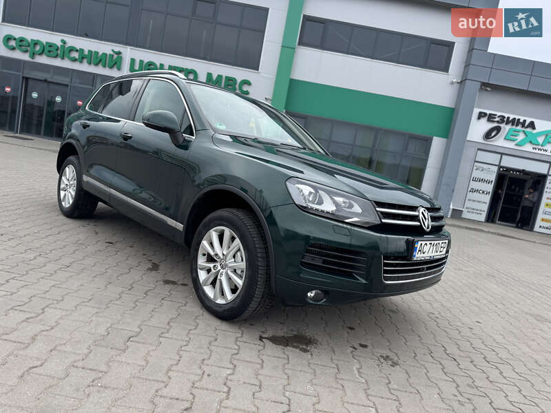 Позашляховик / Кросовер Volkswagen Touareg 2011 в Нововолинську