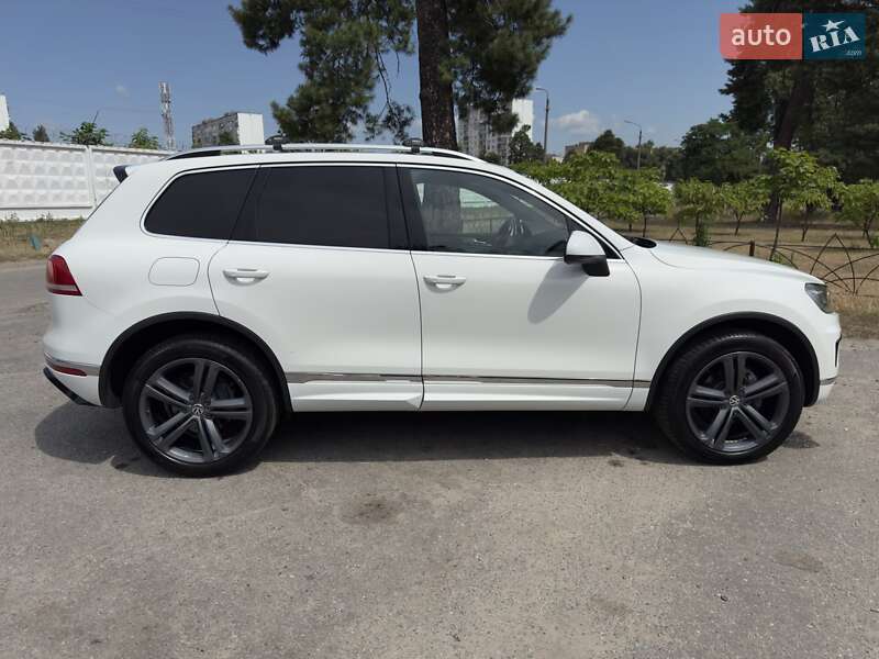 Внедорожник / Кроссовер Volkswagen Touareg 2017 в Киеве