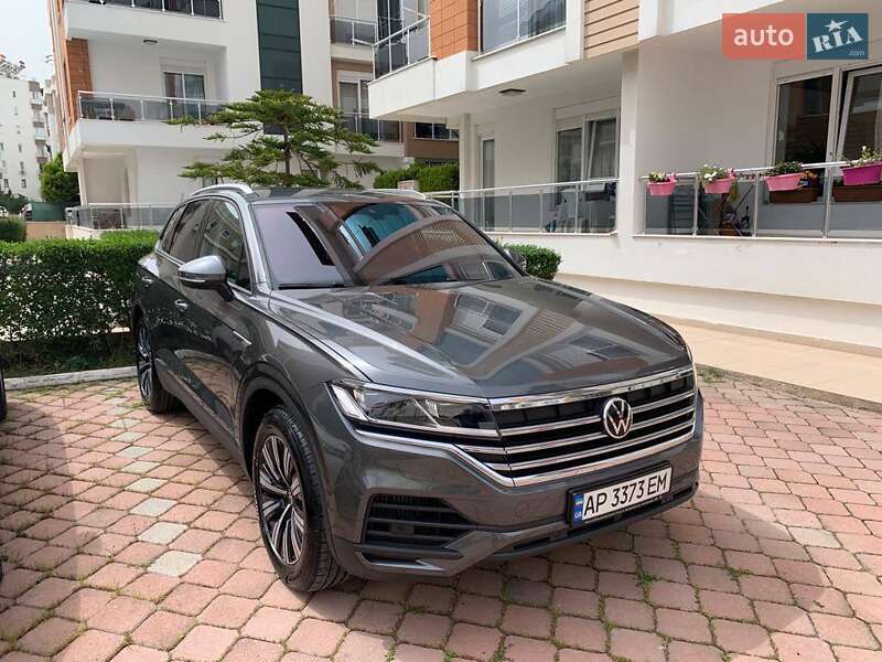 Внедорожник / Кроссовер Volkswagen Touareg 2021 в Киеве
