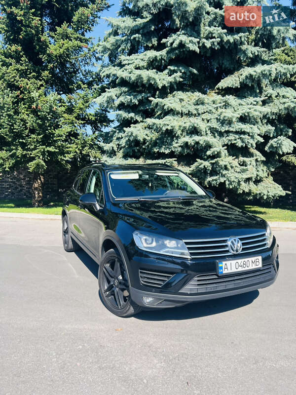 Внедорожник / Кроссовер Volkswagen Touareg 2016 в Киеве
