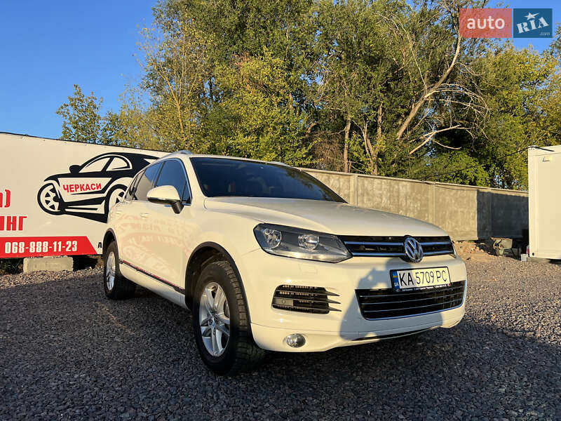 Внедорожник / Кроссовер Volkswagen Touareg 2011 в Черкассах