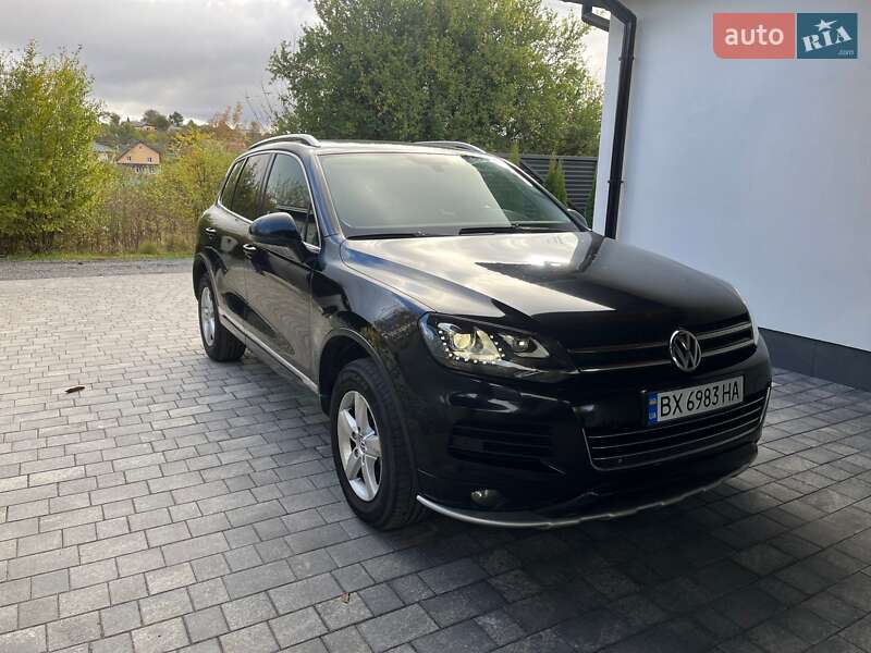 Внедорожник / Кроссовер Volkswagen Touareg 2013 в Хмельницком
