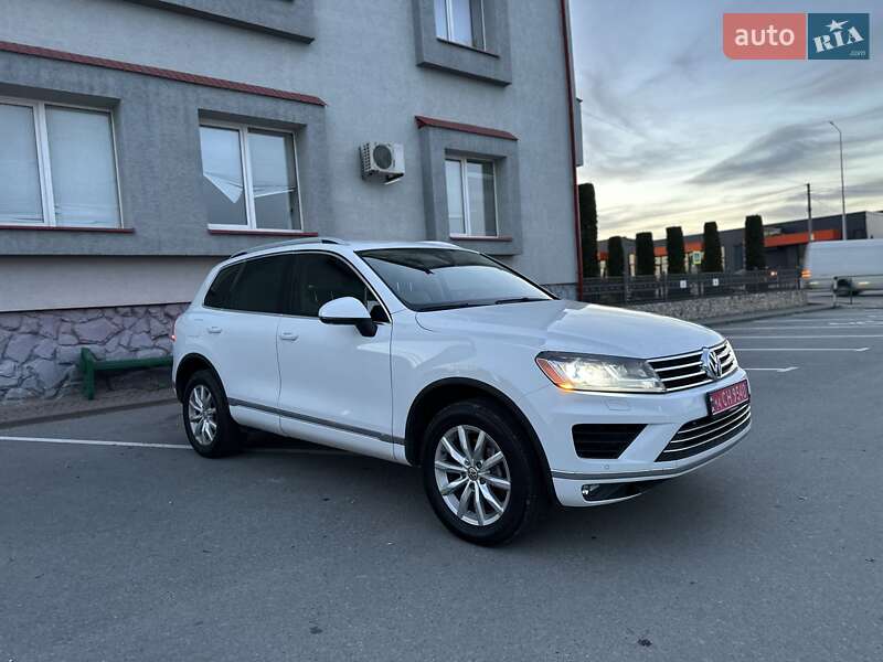 Позашляховик / Кросовер Volkswagen Touareg 2016 в Тернополі