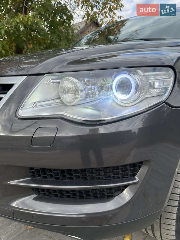Внедорожник / Кроссовер Volkswagen Touareg 2008 в Днепре
