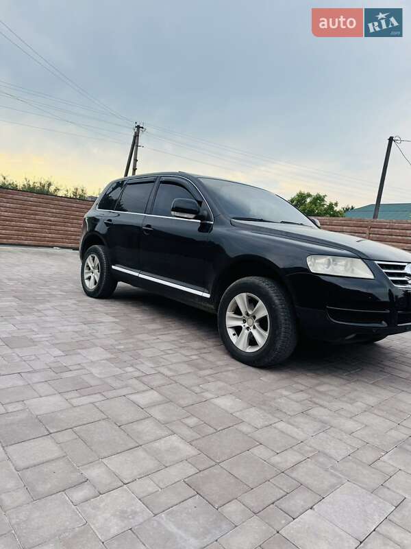 Позашляховик / Кросовер Volkswagen Touareg 2004 в Снятині