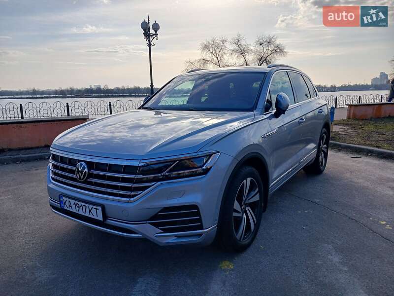 Внедорожник / Кроссовер Volkswagen Touareg 2020 в Киеве