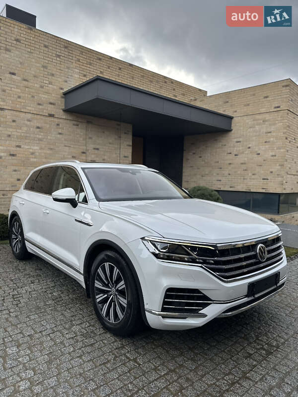 Внедорожник / Кроссовер Volkswagen Touareg 2018 в Черновцах