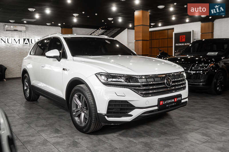 Позашляховик / Кросовер Volkswagen Touareg 2021 в Одесі