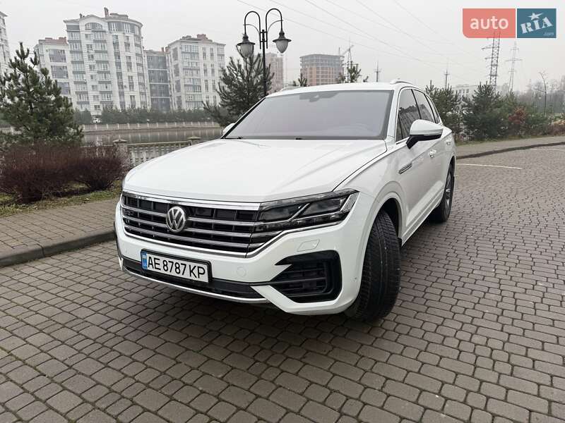 Внедорожник / Кроссовер Volkswagen Touareg 2018 в Ивано-Франковске