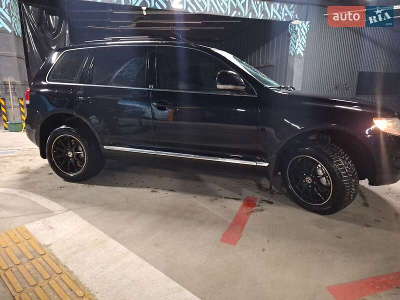 Внедорожник / Кроссовер Volkswagen Touareg 2009 в Самборе