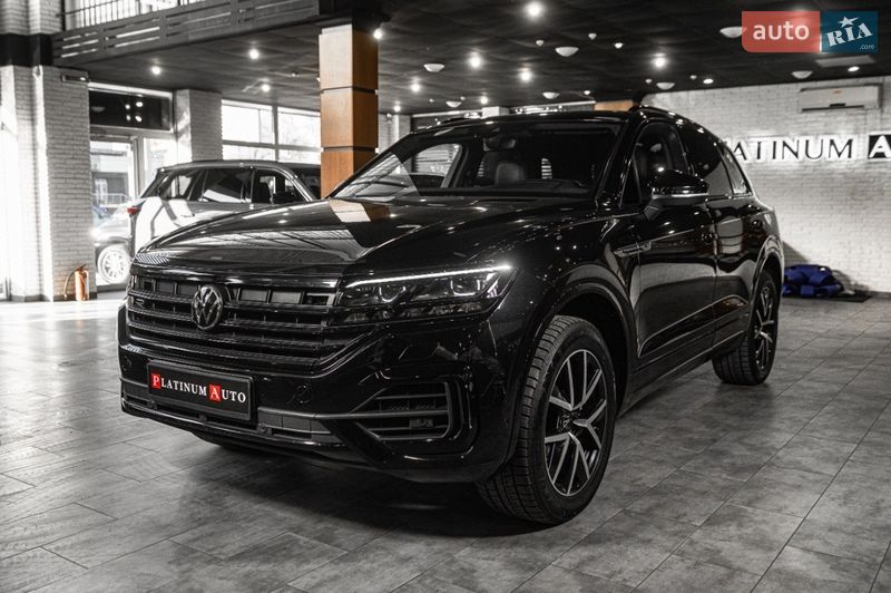 Позашляховик / Кросовер Volkswagen Touareg 2020 в Одесі