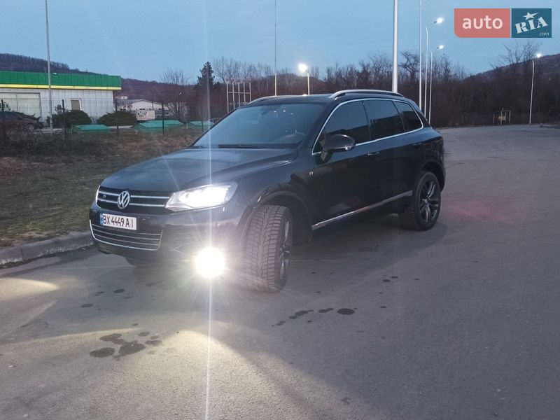 Внедорожник / Кроссовер Volkswagen Touareg 2012 в Хмельницком