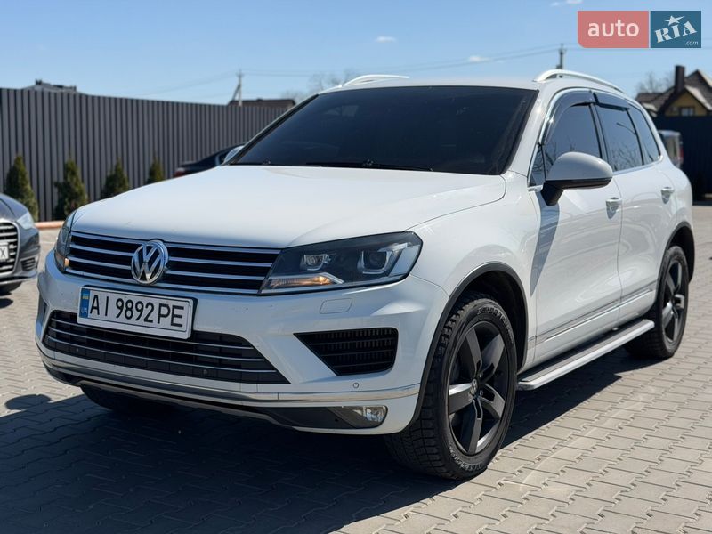 Позашляховик / Кросовер Volkswagen Touareg 2015 в Луцьку