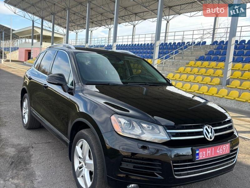 Позашляховик / Кросовер Volkswagen Touareg 2011 в Луцьку
