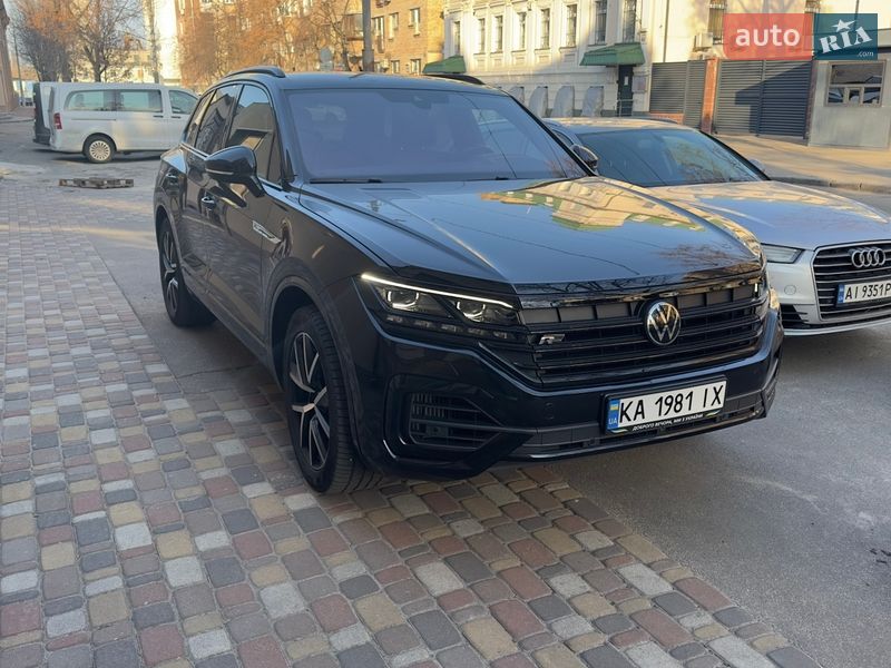 Позашляховик / Кросовер Volkswagen Touareg 2021 в Вишгороді