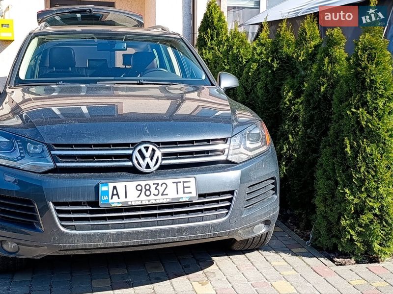 Внедорожник / Кроссовер Volkswagen Touareg 2013 в Киеве