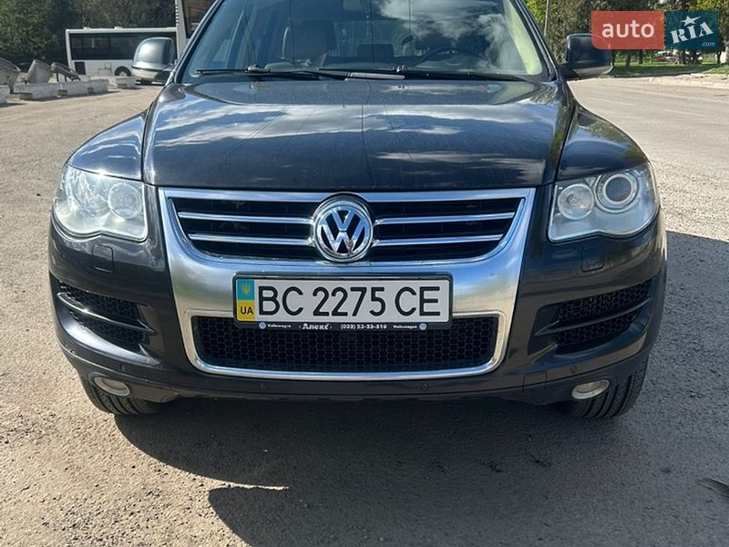 Внедорожник / Кроссовер Volkswagen Touareg 2010 в Львове